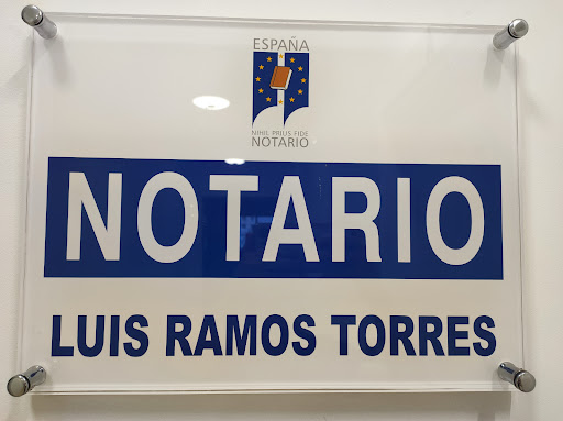 Notario Luis Ramos Torres