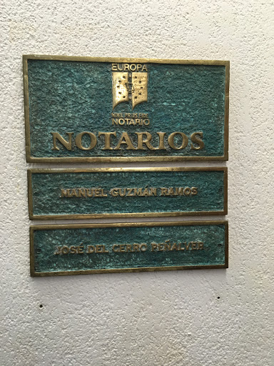 Guzmán y del Cerro Notarios Asociados