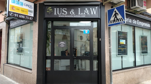 Ius & Law