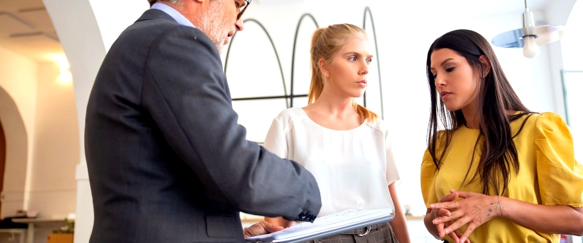 ¿Cuáles son los beneficios de contratar a un abogado especializado en derecho inmobiliario?