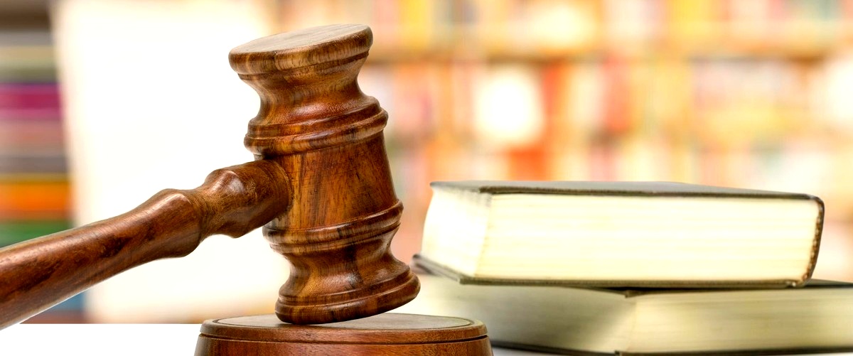¿Cuáles son los precios medios de los servicios legales ofrecidos por los abogados constitucionales en Zamora?