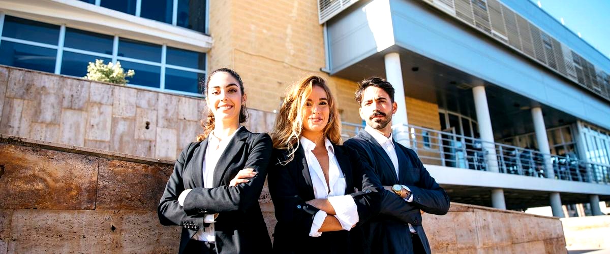 ¿Qué servicios legales ofrecen las cooperativas de abogados en Murcia?